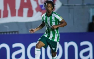 Ênio evita polêmica após empate do Juventude: “Foco total no trabalho”