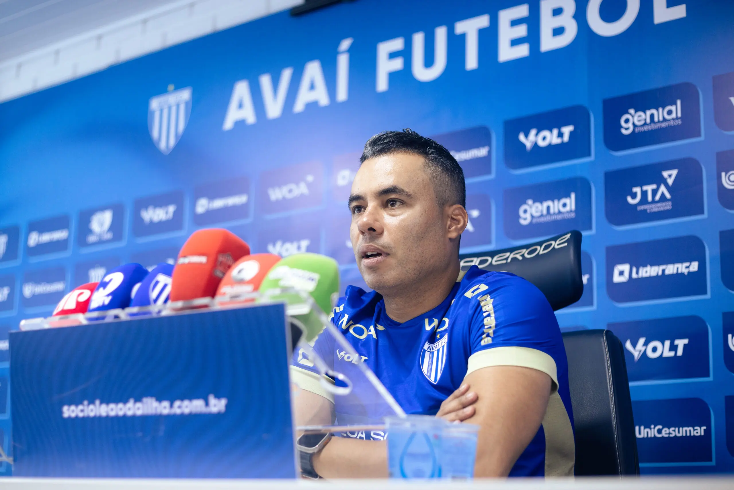 Técnico do Avaí, Jair Ventura entra no debate sobre técnico estrangeiro na seleção: ‘O aporte não define’