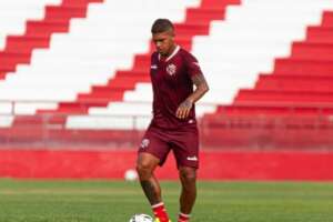 Náutico renova com Felipe Santana e mantém foco no acesso à Série B