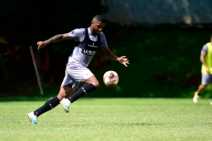 Ponte Preta renova com o volante Emerson Santos até o fim da Série C