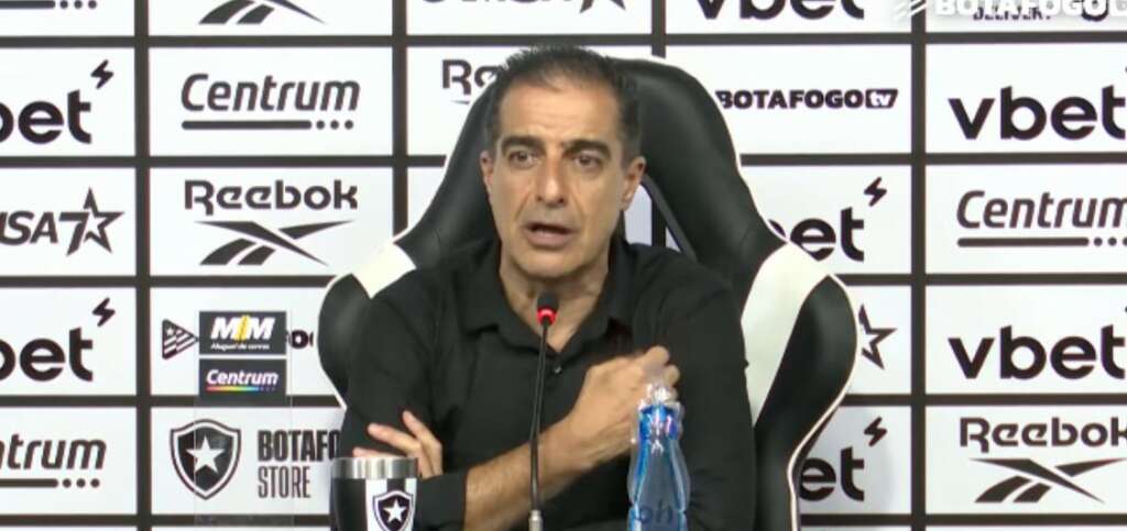 Renato Paiva valoriza fim do jejum do Botafogo, vê evolução e desabafa: ‘Gosto que desconfiem’
