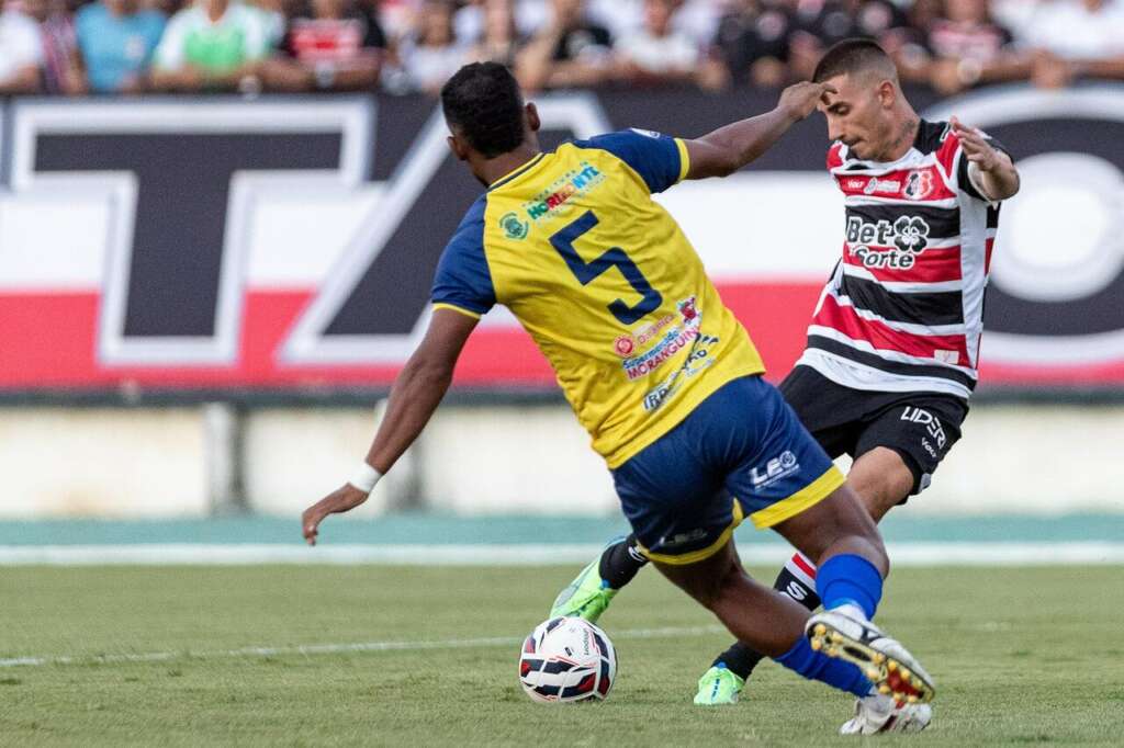 Santa Cruz-PE 4 x 0 Horizonte-CE - Galhardo desencanta e Santinha mantém 100% 2 Santa Cruz goleia Horizonte na Serie D 1