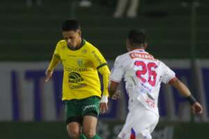 Ypiranga 3 x 2 Itabaiana - Jogo cheio de gols no Sul