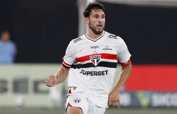 São Paulo confirma cirurgia de Calleri e promove jovem da base 7 Calleri será submetido na próxima semana a uma cirurgia