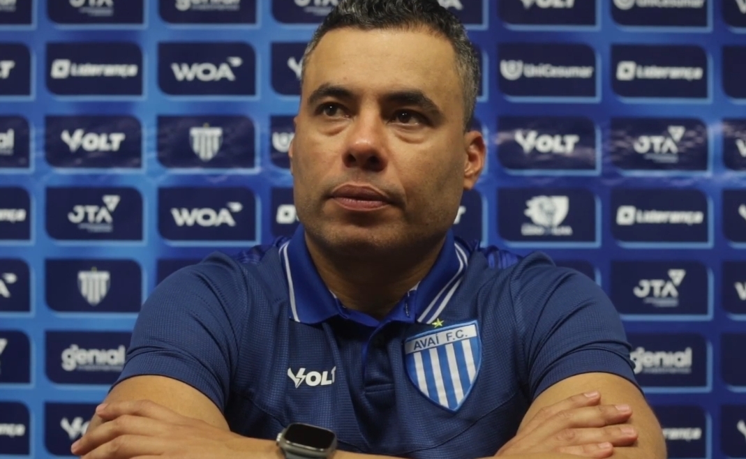 Jair Ventura, técnico do Avaí
