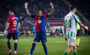 Raphinha se irrita com árbitro em jogo do Barcelona no Espanhol