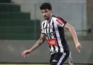 Zagueiro pode desfalcar Athletic-MG por até seis meses