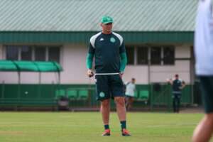 Técnico da Chapecoense cobra humildade e prepara mudanças contra o Paysandu