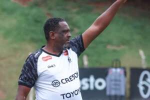 Jorge Castilho destaca cansaço do Maringá antes de duelo com Atlético-MG