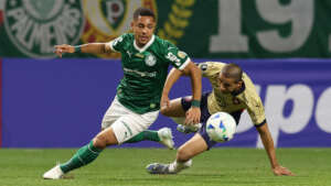 Vitor Roque completa um mês no Palmeiras e segue sem marcar gols