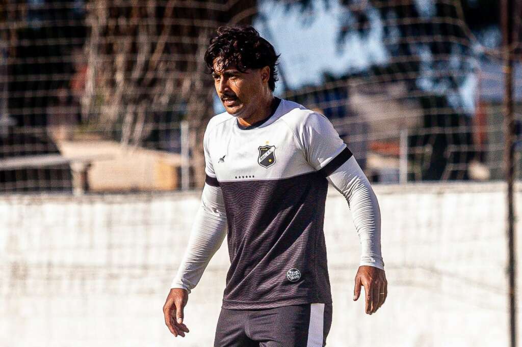 ABC acerta a contratação do zagueiro Renato Vischi para a Série C (Foto: Renne Carvalho / ABC)