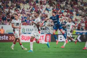 No maior contrato de suas histórias, Vitória e Fortaleza se enfrentam pelo Brasileirão