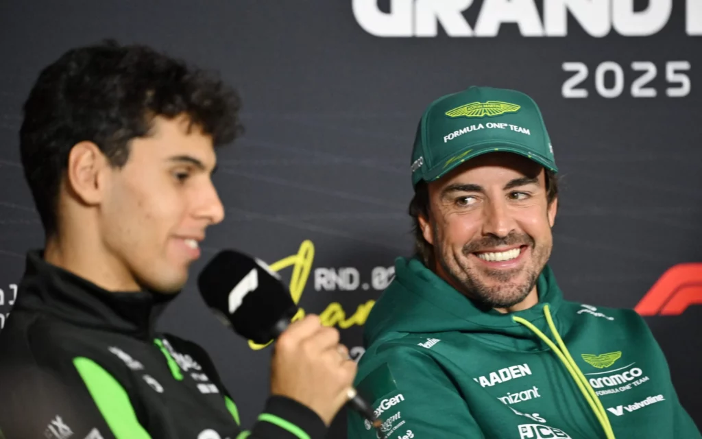 Alonso ‘desculpa’ Bortoleto após brasileiro quase bater no espanhol no GP da Arábia Saudita