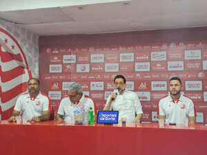 Náutico apresenta Hélio dos Anjos: 