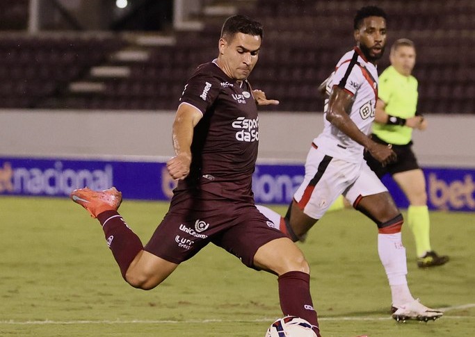 Presidente do Atlético-GO dispara contra time: "Sem competitividade" 2 Atlético-GO derrotado Ferroviária