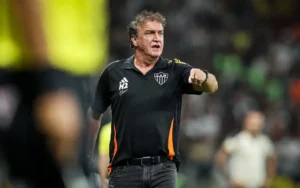 Cuca projeta rodízio no Atlético-MG e mira sequência decisiva: “Temos que usar outras armas”