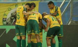 Cuiabá 1 x 0 Ferroviária - Dourado invicto e na vice-liderança