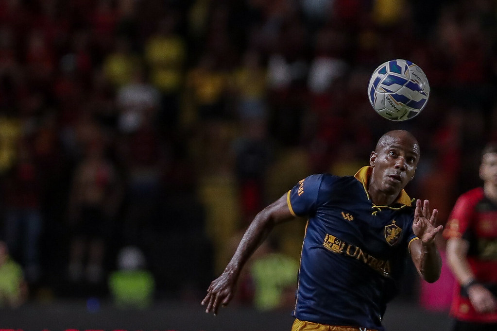 Fabinho baixa Retrô