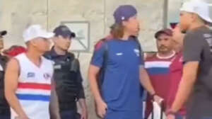 Torcida do Fortaleza cobra David Luiz no desembarque: “Moleza dentro de campo”