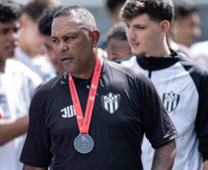 EC São Bernardo anuncia a saída do treinador Marcos Bazílio, que acerta com o Santos