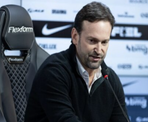 Diretor financeiro do Corinthians pede demissão por problemas de saúde