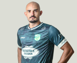 Zagueiro ex-São José, reforça Floresta na Série C