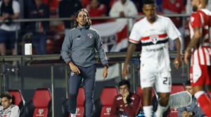 Zubeldía exalta elenco do São Paulo e 'esquece' desfalques