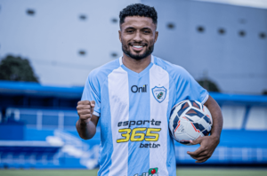 Londrina anuncia lateral-direito com nome de craque português