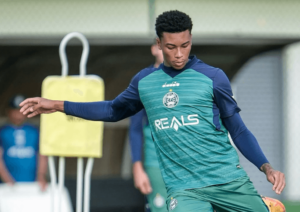 Chapecoense acerta contratação de atacante promissor do Coritiba