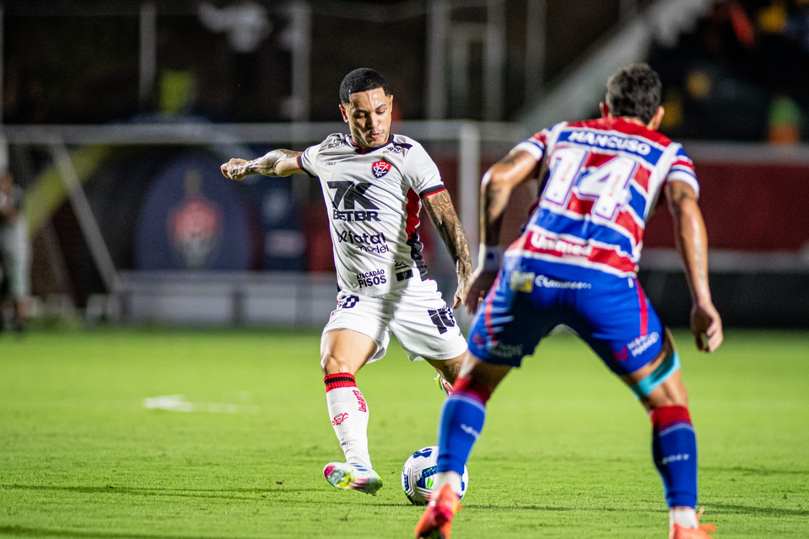 Matheuzinho celebra vitória