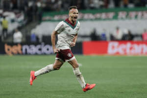 Lateral do Fluminense exalta treinador: 