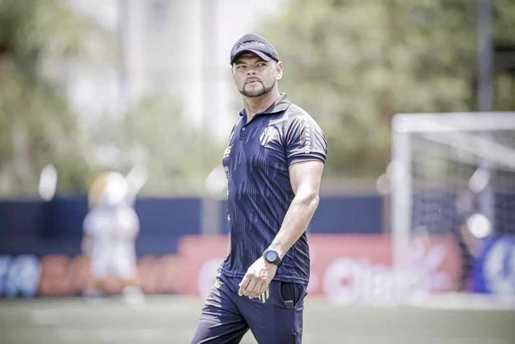 Dinho Galvão atinge marca histórica: mais de 100 jogos no comando do EC São Bernardo 3 01