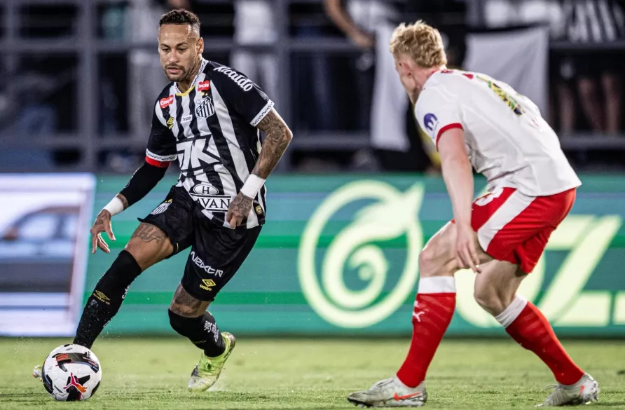 Neymar irritado e com pouco futebol em derrota do Santos para o RB Leipzig 8 Foto: Divulgação / Santos