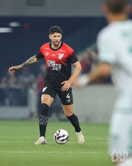 Athletico-PR 1 x 1 Chapecoense - Furacão empata no fim, mas chega ao 3º jogo sem vitória 2 1 1