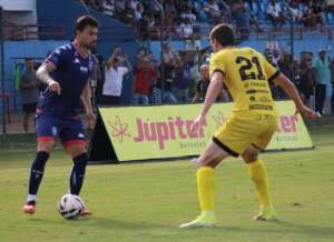Cianorte-PR 3 x 0 Cascavel-PR - Leão do Vale goleia e assume a liderança provisória