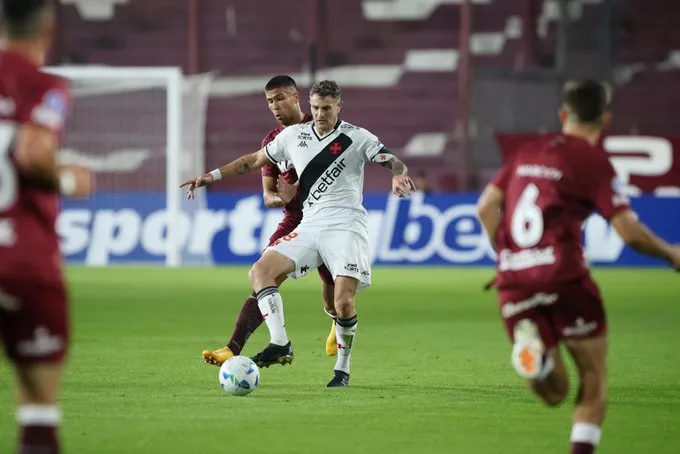 Vasco é derrotado pelo Lanus na Sul-Americana