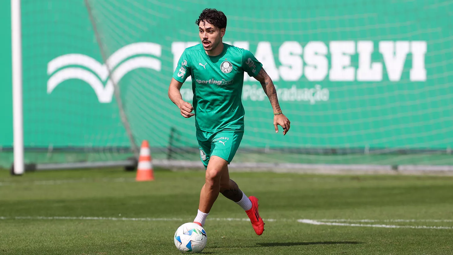 Felipe Anderson faz atividade interna, e Maurício prega reação no Palmeiras