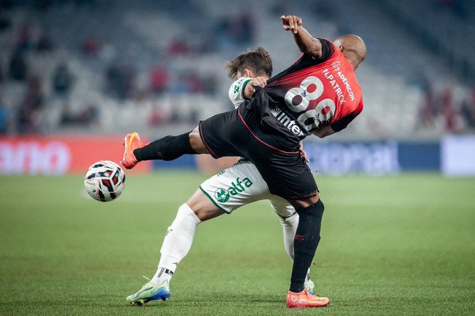 Athletico-PR 1 x 1 Chapecoense - Furacão empata no fim, mas chega ao 3º jogo sem vitória 5 4