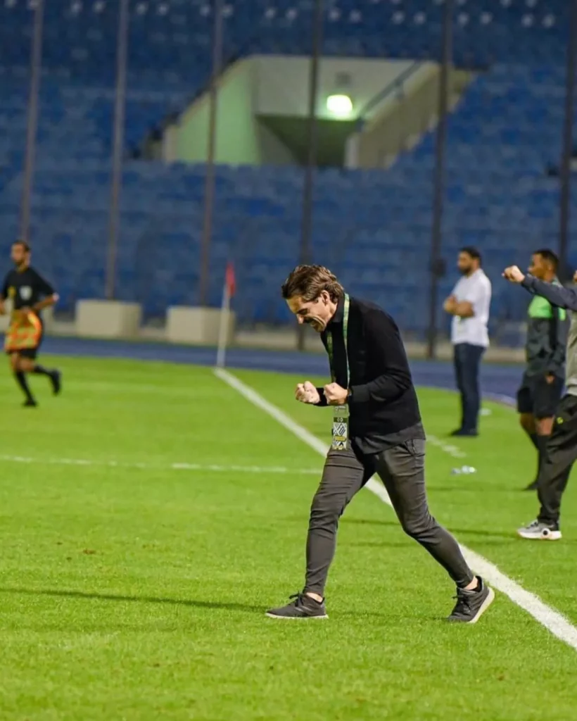 Após bater recordes no Botafogo, técnico português entra na mira de clube da Série B 2 488386966 9840956589270752 6769113775912870310 n