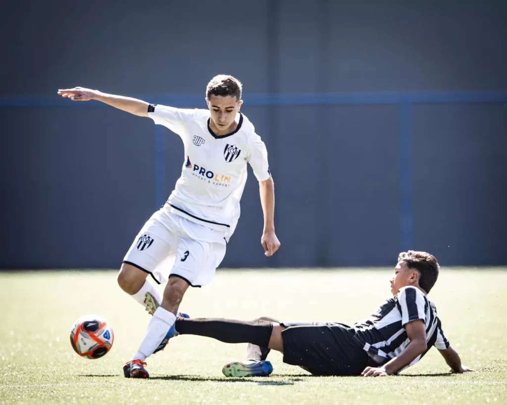 Sub-15 do EC São Bernardo quebra invencibilidade do Santos e chega a 4 jogos sem perder 3 494494742 1091943556289985 4388855732181910437 n