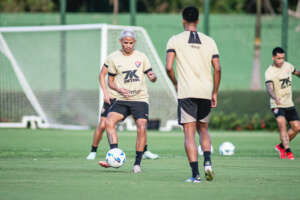 Com desfalques, Vitória se prepara para enfrentar o Vasco