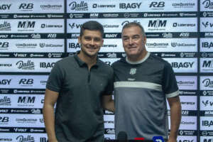 Figueirense apresenta técnico Pintado: 