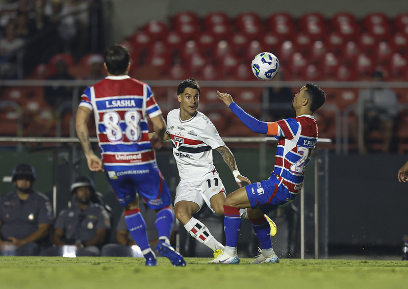 São Paulo 0 x 0 Fortaleza - Ferreirinha desperdiça pênalti e Tricolor empata mais uma vez 1 Ferreirinha desperdiça pênalti e perde chance de livrar São Paulo de empate justo com o Fortaleza
