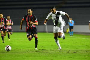 Atacante da Ponte Preta avalia retorno após seis meses longe dos gramados