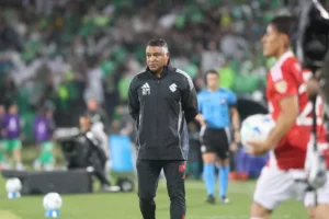 Roger admite frustração e vê jogo contra o Nacional-URU como momento decisivo para o Inter