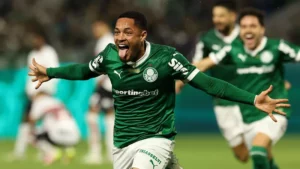 BRASILEIRÃO: Palmeiras lidera e Botafogo reage; veja classificação