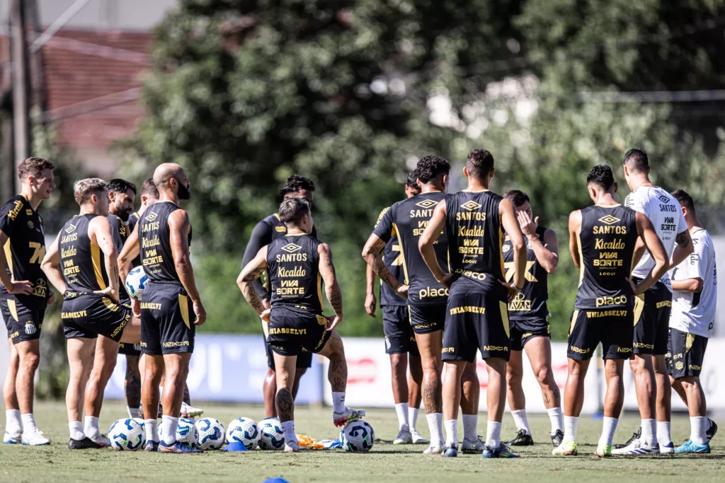 Santos intensifica treino ofensivo para tentar reagir no clássico com o Corinthians