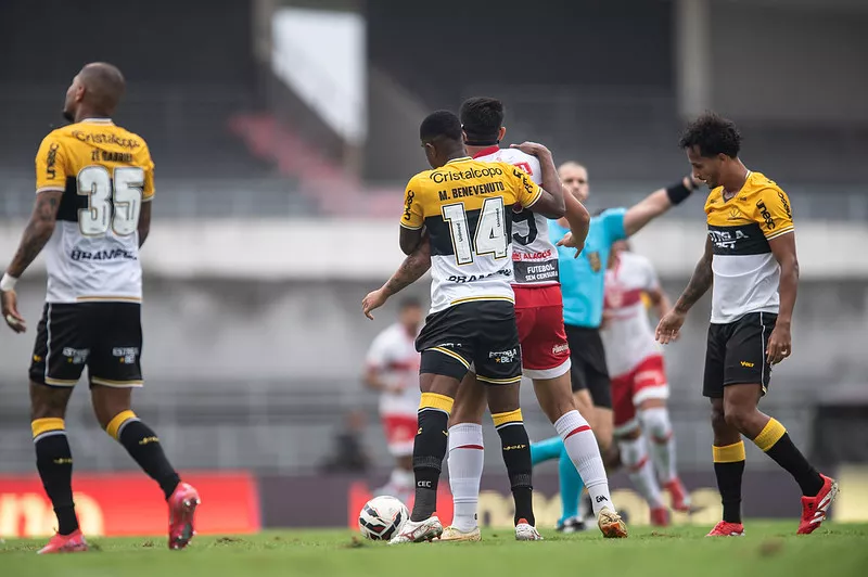 CRB 1 x 0 Criciúma - Galo entra no G-4 da Série B 1 CRB 1 x 0 Criciúma - Galo no G-4 da Série B (Foto: Divulgação/CRB)