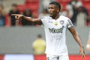 Capital-DF 1 x 0 Botafogo - Fogão perde, mas avança na Copa do Brasil