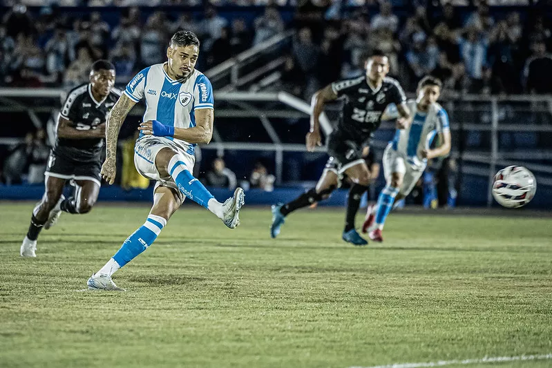 Londrina 1 x 1 ABC - Empate com polêmica de arbitragem 3 Londrina 1 x 1 ABC - Jogo nervoso na Série C (Foto: Divulgação/LEC)